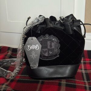 listing-status-banner